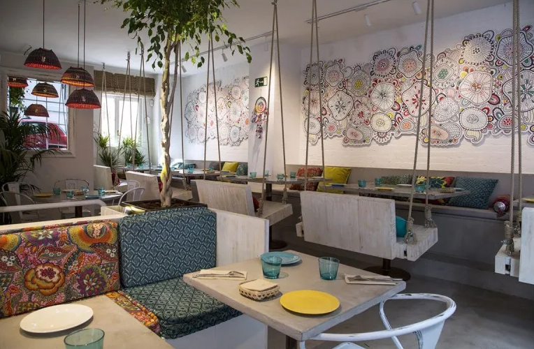 Comptoir-en-béton-dans-un-restaurant-11