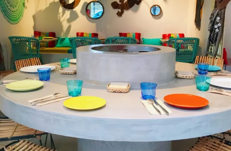 Comptoir-en-béton-dans-un-restaurant-5b