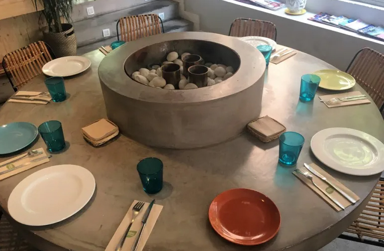 Comptoir-en-béton-dans-un-restaurant-8